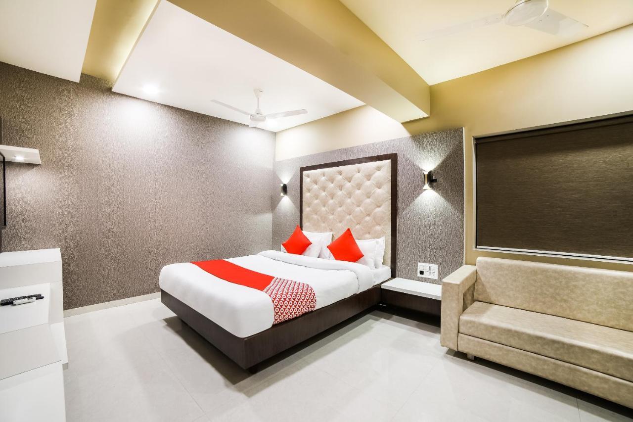 Capital O 41587 Hotel Airport Inn One Ahmedabad Exterior foto